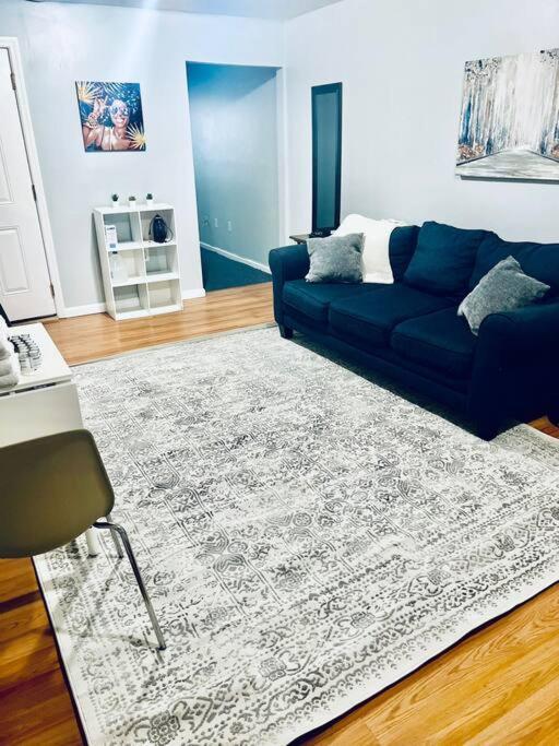 Entire 2-Bed Private Apt - Ewr/Nyc/Outlet Mall Newark Eksteriør bilde